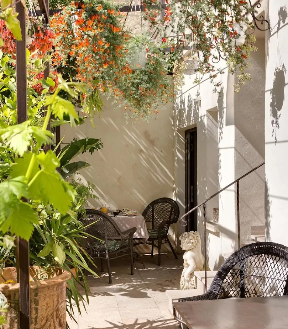 Bed and Breakfast Aux Augustins Avignon