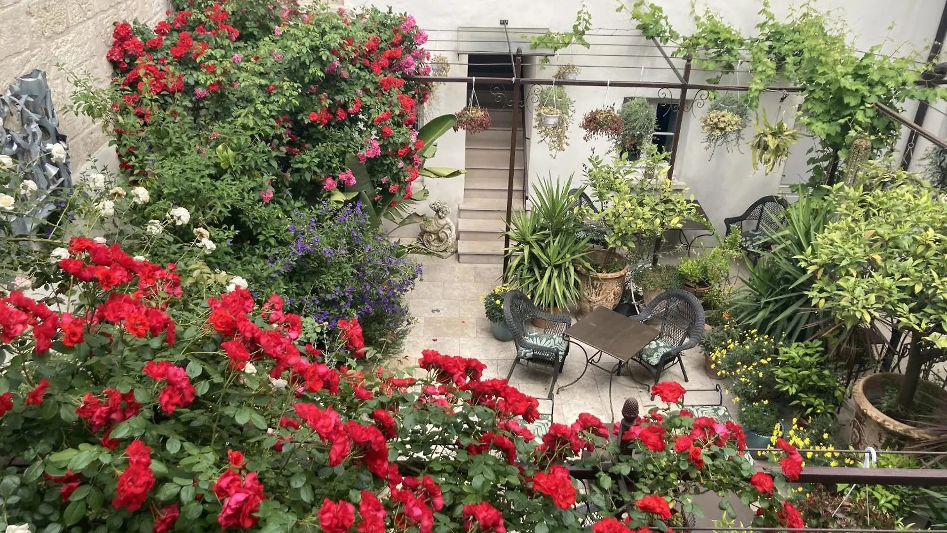 Bed and Breakfast Aux Augustins à Avignon 4*,