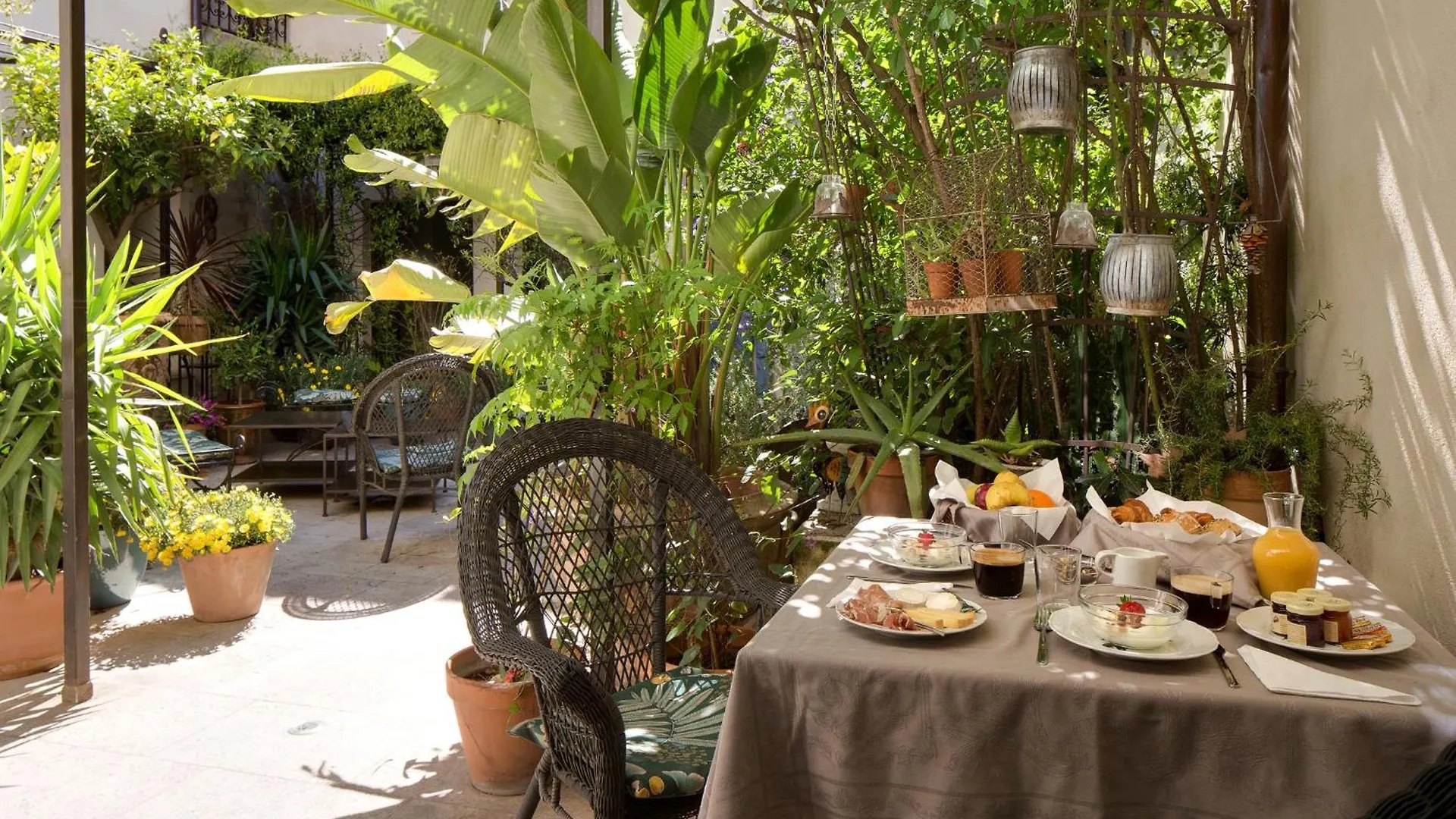 Bed and Breakfast Aux Augustins à Avignon France