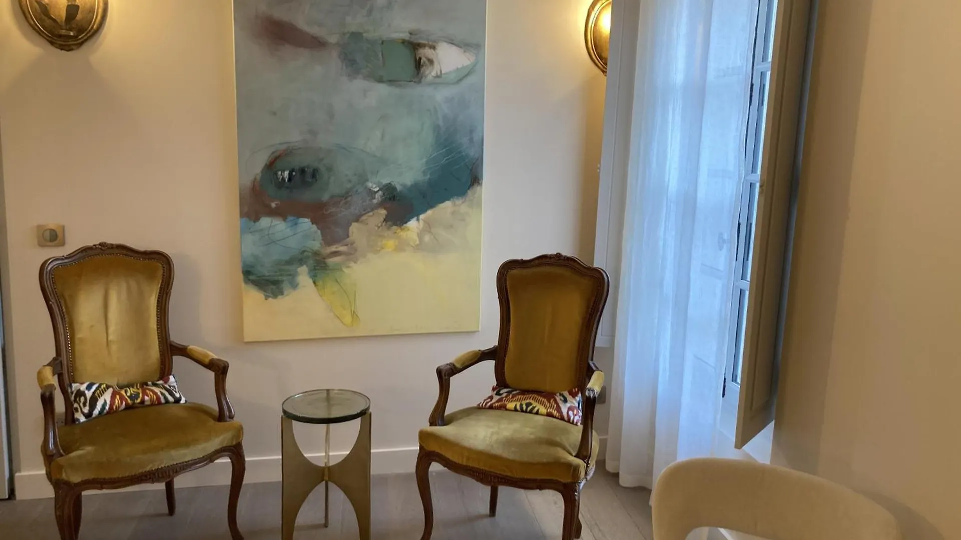 אביניון La Maison Des Augustins 4 Stars Spa Et Fitness 4*,  צרפת