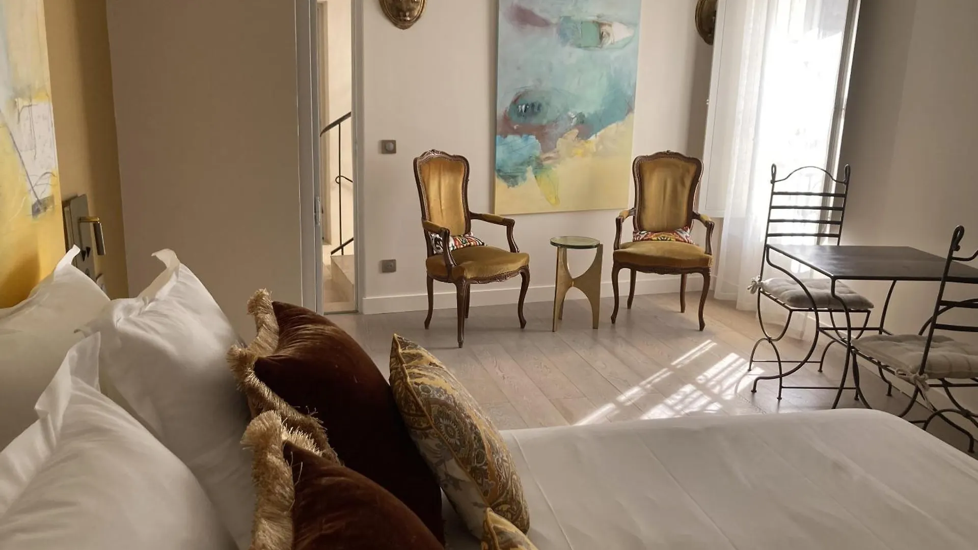 לינה וארוחת בוקר אביניון La Maison Des Augustins 4 Stars Spa Et Fitness