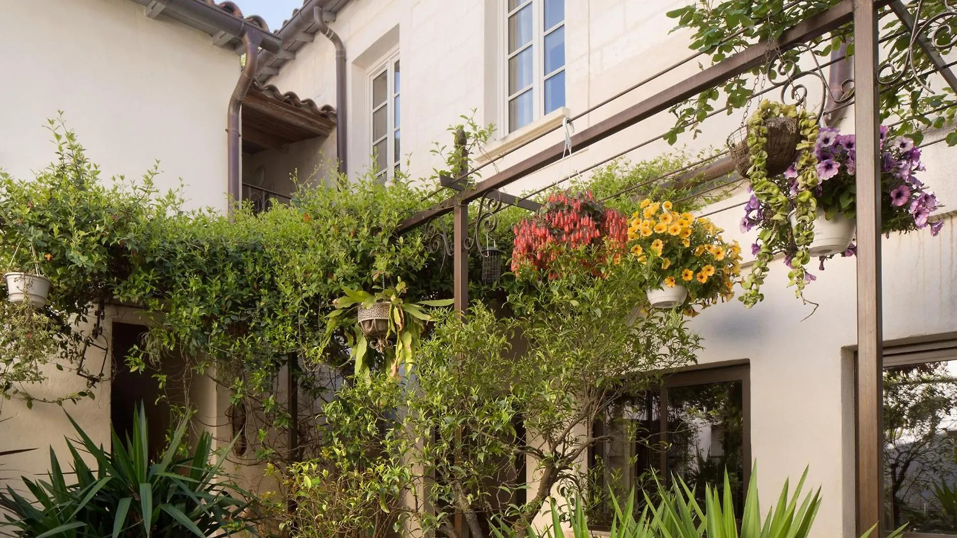 אביניון La Maison Des Augustins 4 Stars Spa Et Fitness לינה וארוחת בוקר