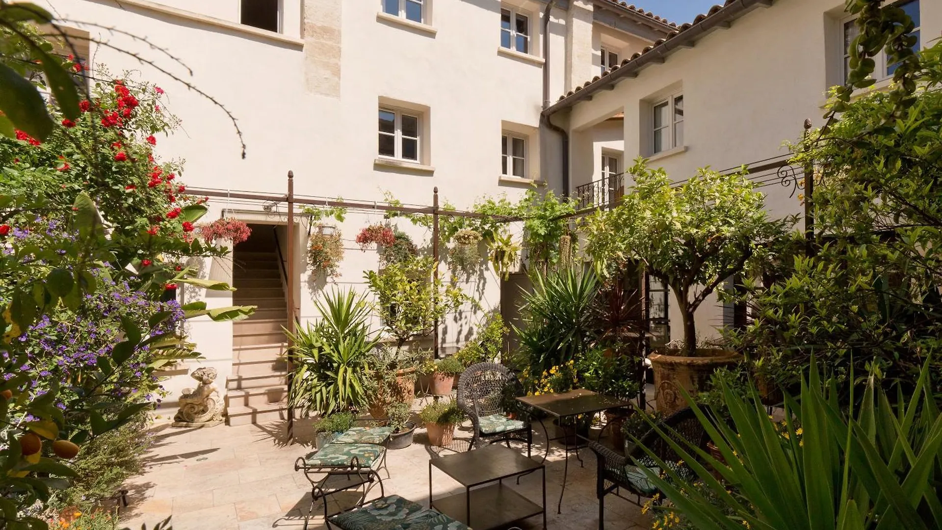 אביניון La Maison Des Augustins 4 Stars Spa Et Fitness לינה וארוחת בוקר