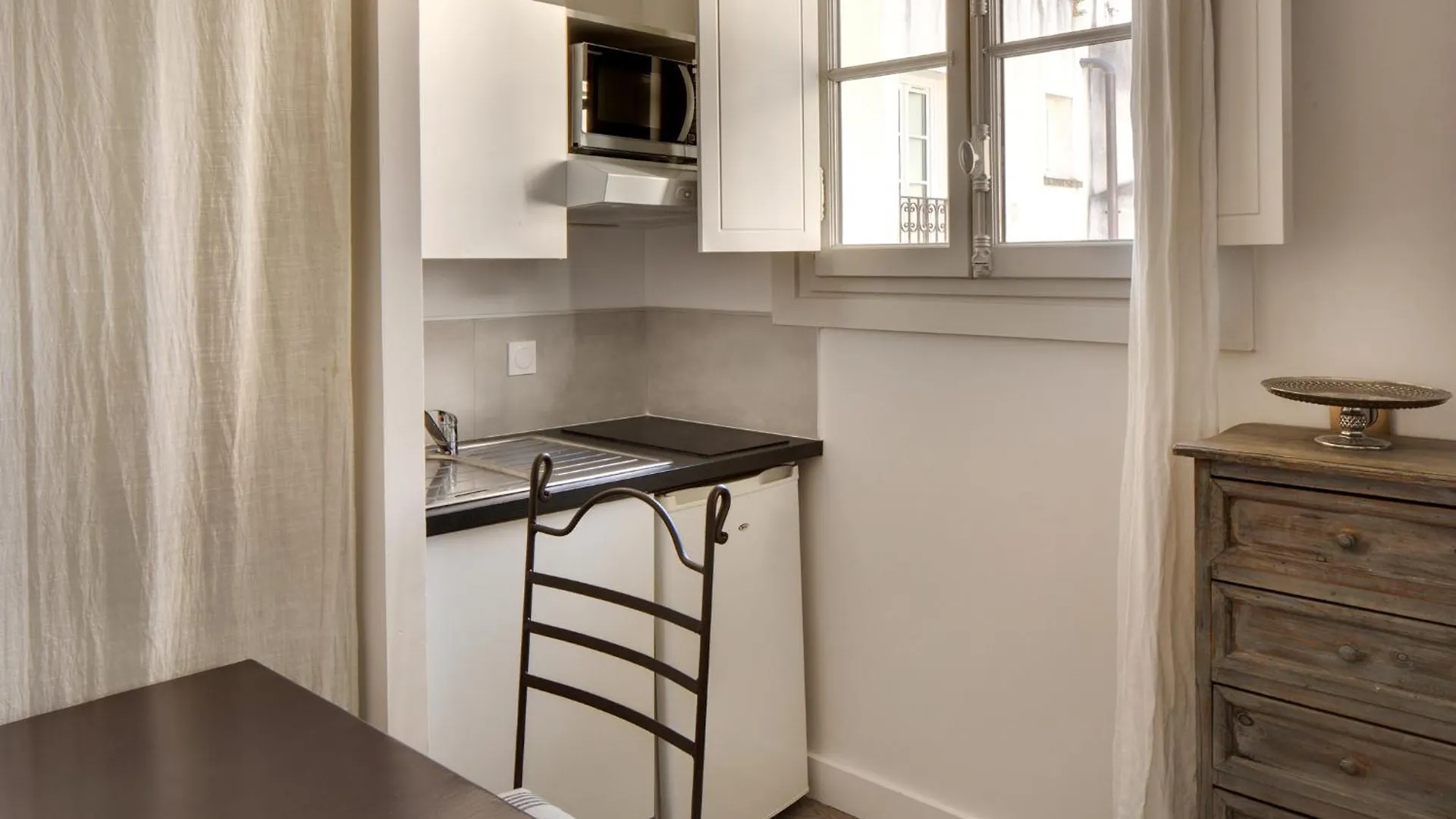 La Maison Des Augustins 4 Stars Spa Et Fitness Avignon 4*,